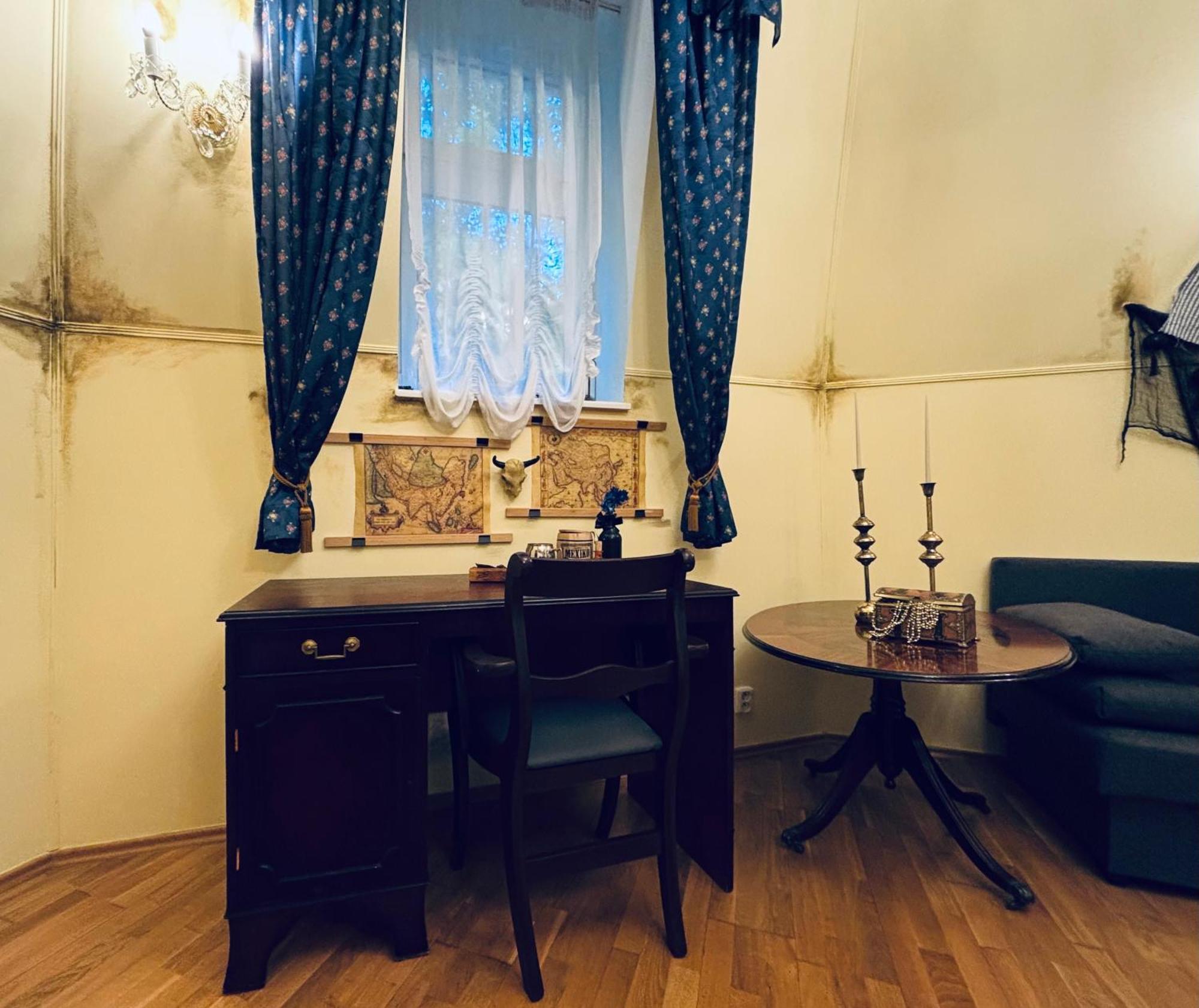 Pirate Family, Theme Room, Free Parking カルロヴィ・ヴァリ エクステリア 写真